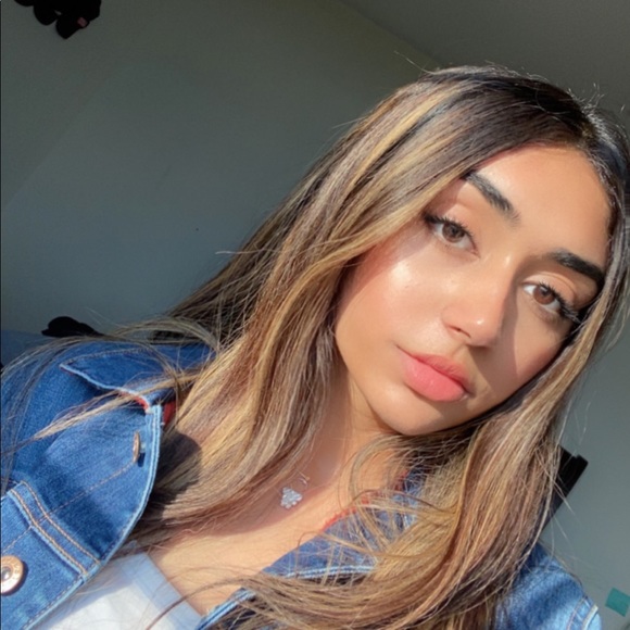 Meet your Posher, Alishba - Picture 1 of 1